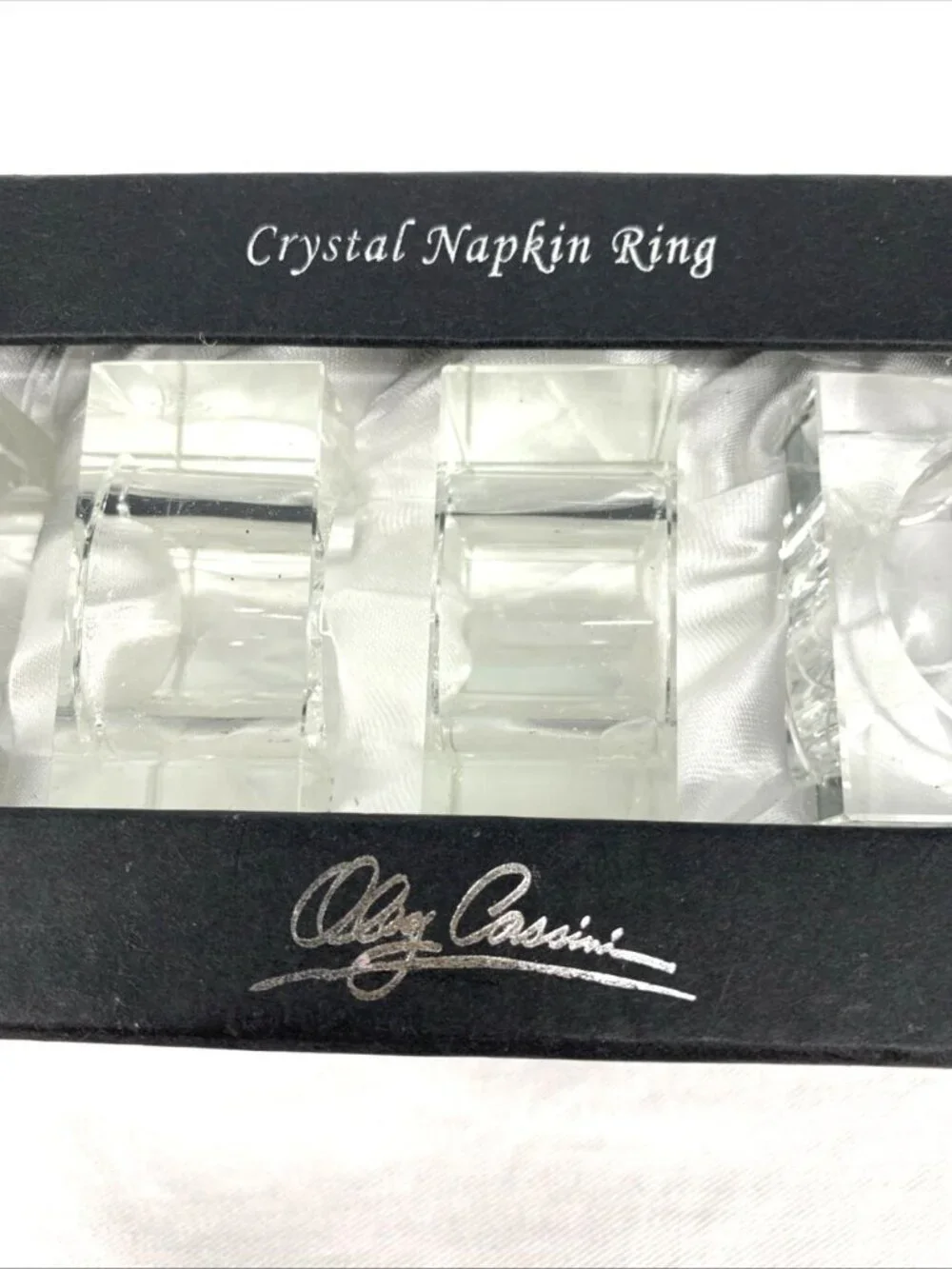 Oleg Cassini Crystal Napkin Rings 4 Clear Signed Elegant Classic Dinner Guests